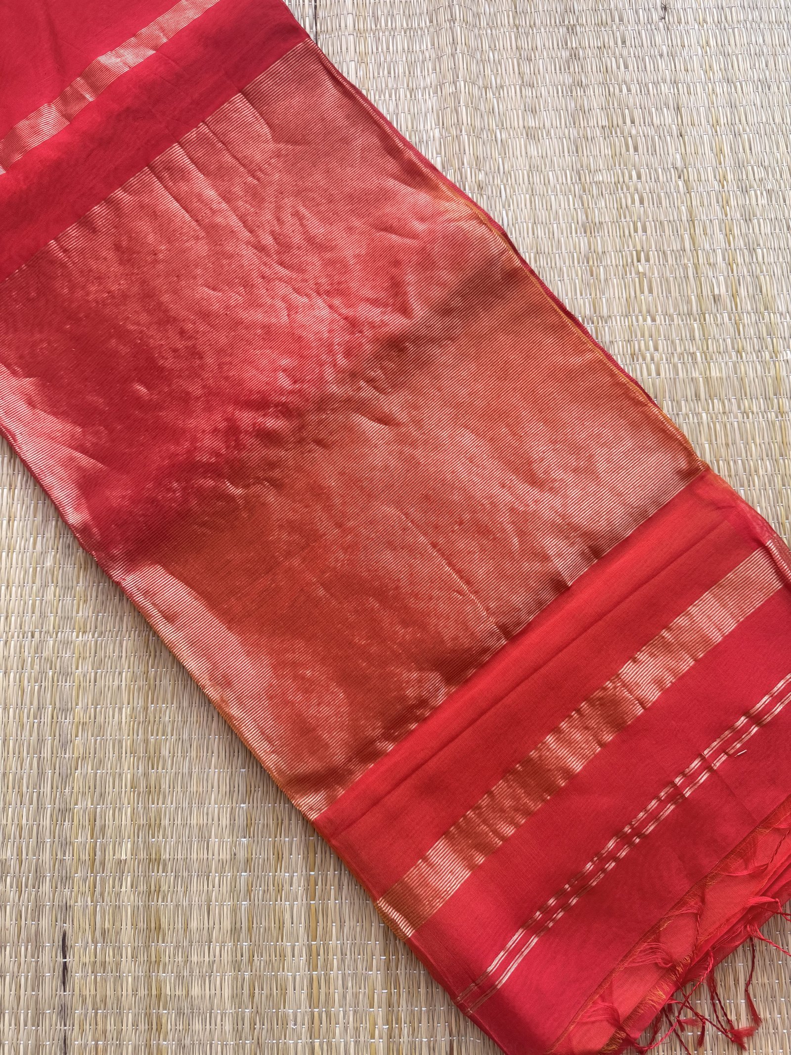 red shade maheshwar handloom silk saree
