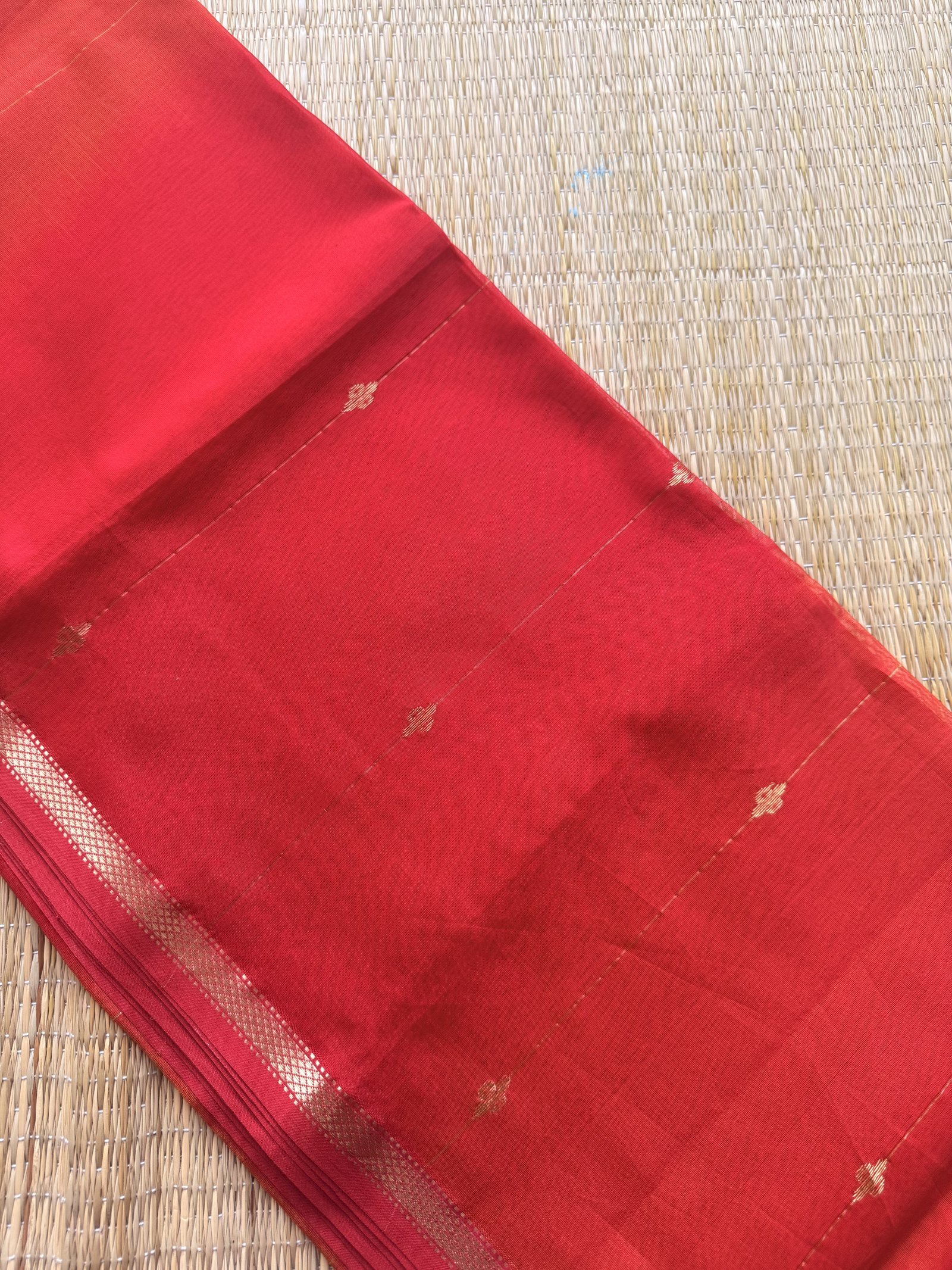 red shade maheshwar handloom silk saree