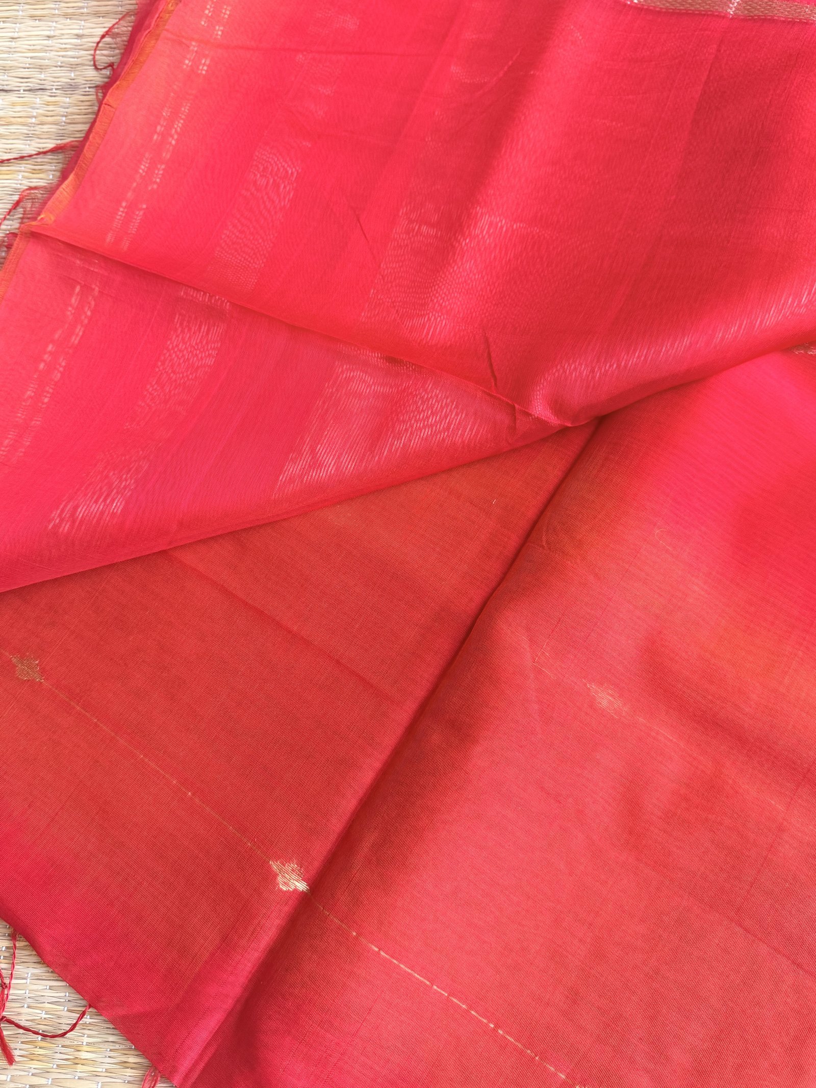 red shade maheshwar handloom silk saree