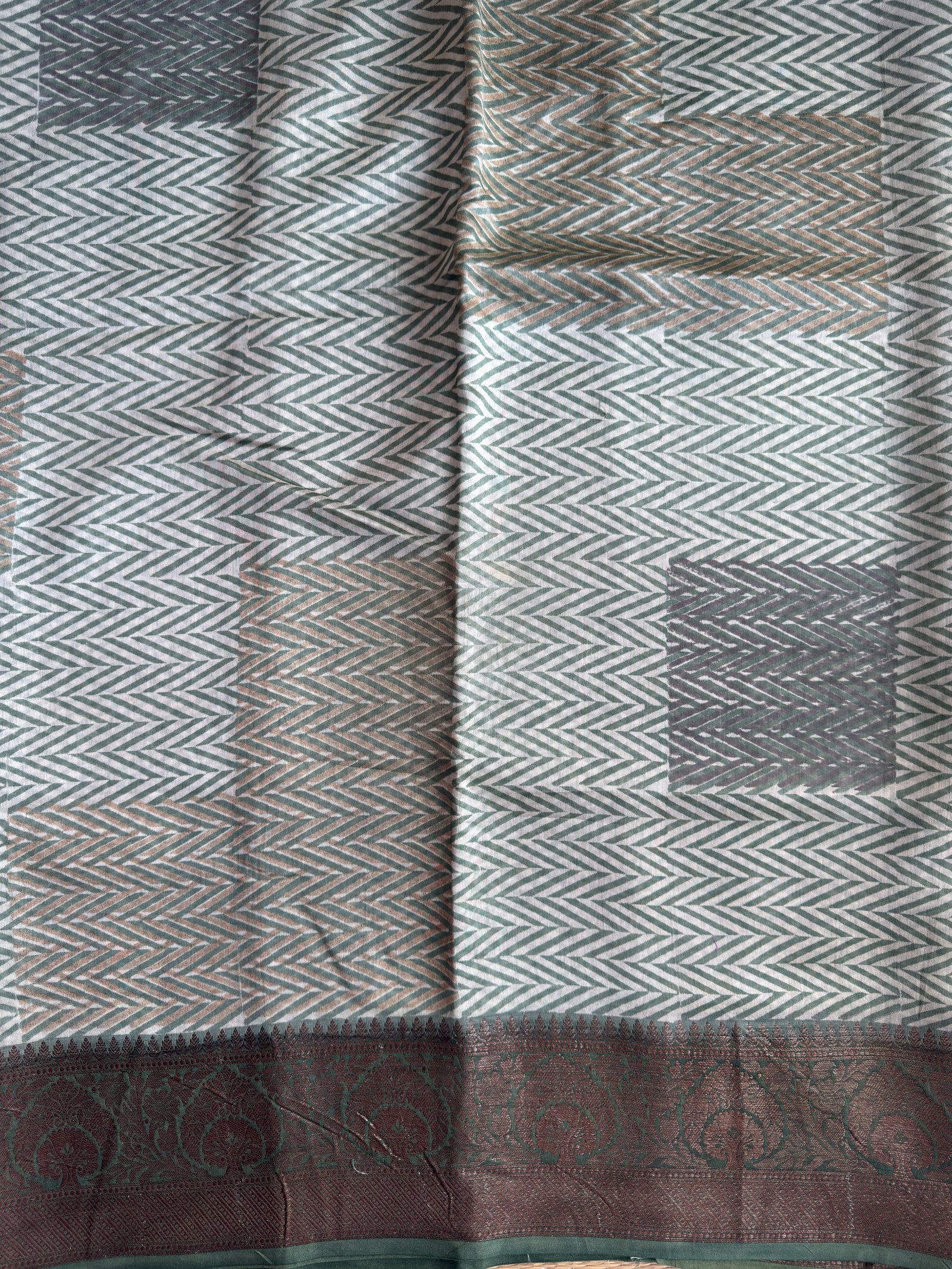 brown & beige triangle pattern maheshwari banarasi saree