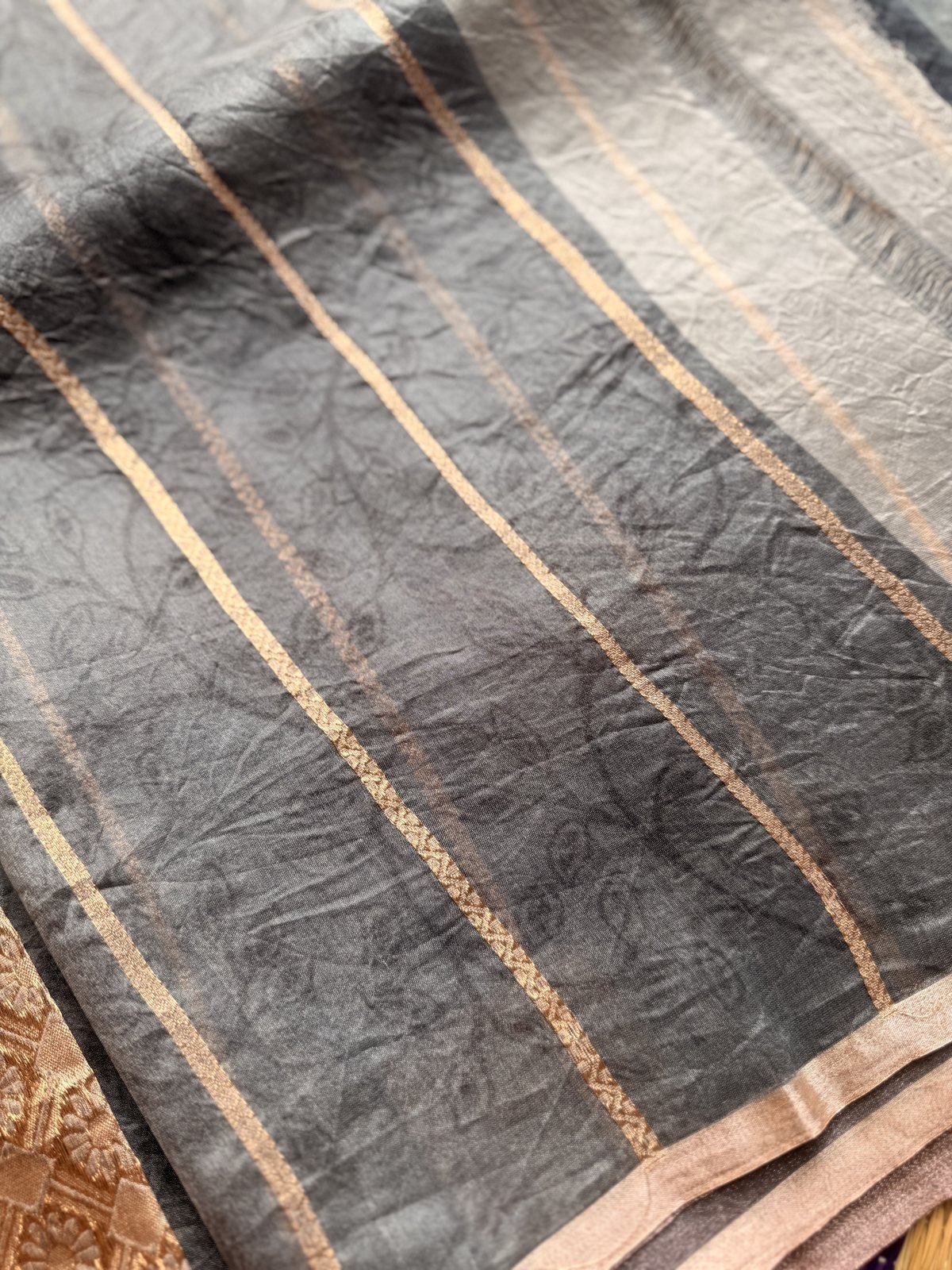 Grey Kora Organza Silk Saree with Digital Prints and Square Gold Zari Weaving – view 5